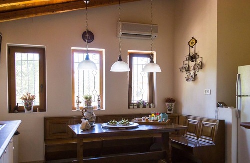 Eretria Villa | Seafront Luxury Villa w/3-en/suite BR & BBQ