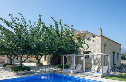 Asprouliani Villa | Seafront Private Villa, 350m Away From Organised Sandy Beach