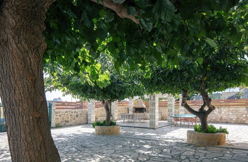 Asprouliani Villa | Seafront Private Villa, 350m Away From Organised Sandy Beach