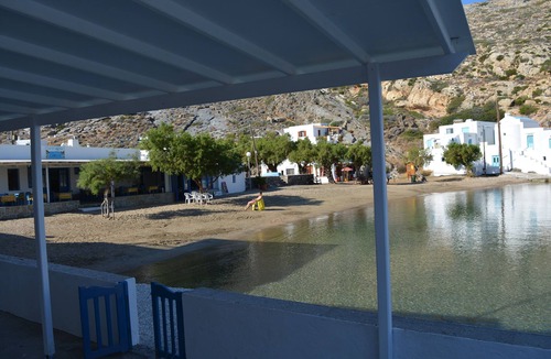 Herronisos House | Seafront Studio in Cherronissos beach