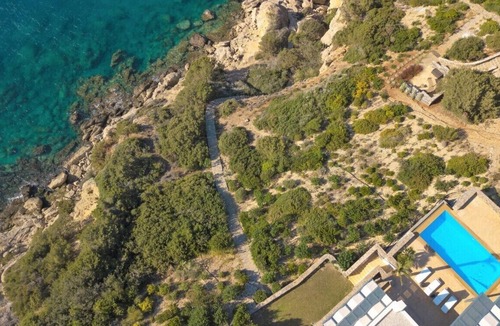 Istron Villa | Seafront Villa Blue Breeze, Crete, Mirabello Baynn