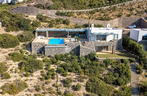 Istron Villa | Seafront Villa Blue Breeze, Crete, Mirabello Baynn