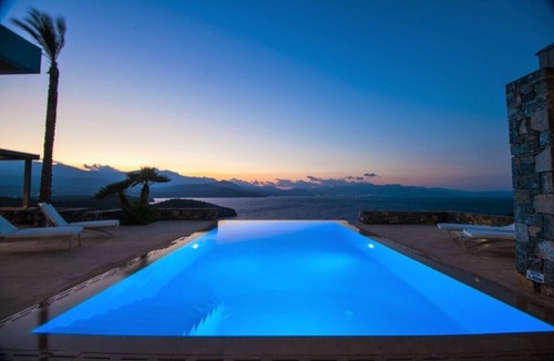 Istron Villa | Seafront Villa Blue Breeze, Crete, Mirabello Baynn