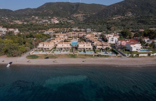 Platanitis Villa | Seafront Villa Ciel with Private Pool in Nafpaktos