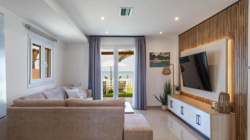 Lefkimmi House | Seafront Villa Melachrinou