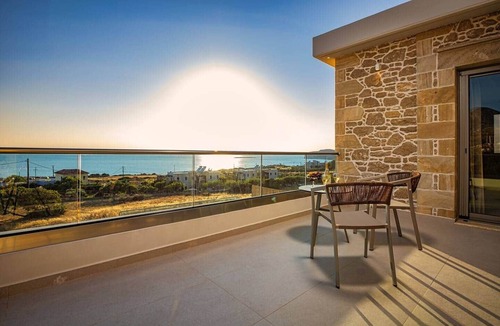 Falassarna Villa | Seafront Villa Thoe, Pool, View & FREE Breakfast