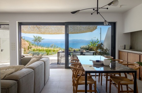Eretria House | Seafront villa with private beach 1hr from Athens - MBH2