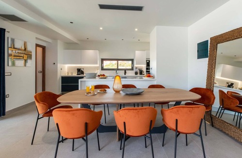 Kato Galatas Villa | Seafront Villas I Free* Heated pools & 100m to Sea