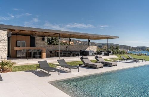 Marathi Villa | Searenity Villa - Balanced Harmony of Blues by etouri
