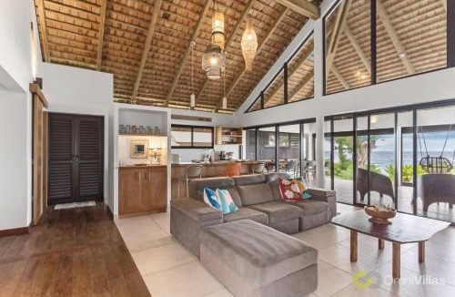 Temae Villa | Seaside Haven: Expansive 3BR Villa in Moorea