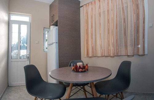 Plitra Apartment | Seaside Plitra Paradiso - Steps from the Beach