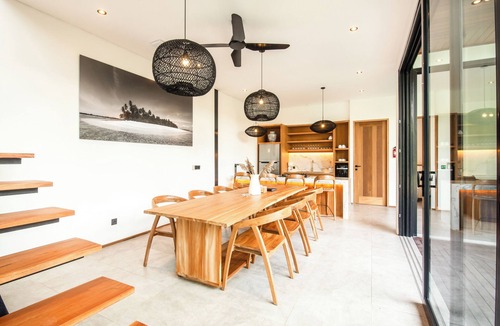 Munggu Villa | Seaside Serenity: 5BR Villa, New, Canggu Bliss