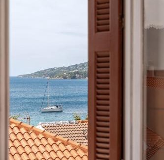 Vathi Hotel | SeaView City