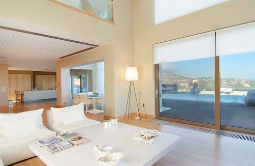 Marathon Villa | Seaview Peninsula is a brand new,luxury, elegant and spacious villa!