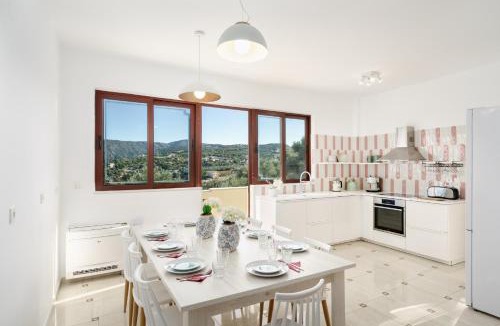 Xiro Chorio Villa | Seaview Villa The Infinite with Private Pool, BBQ & Ping Pong, 1,5km from beach