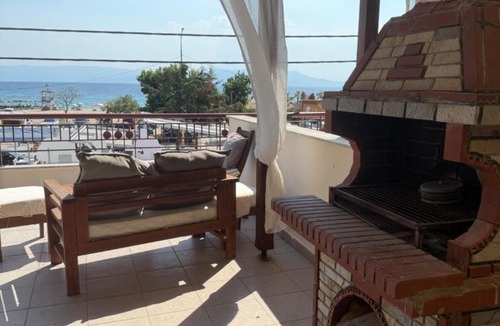 Paralia Ofryniou Apartment | Seaviewloft