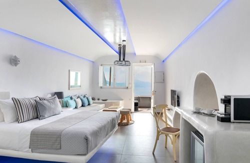 Oia Hotel | Secret Legend Suites
