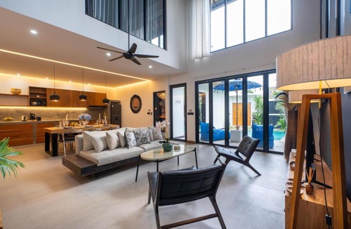 Kerobokan Villa | Seminyak Villa 2 BR - Private Pool & Rooftop