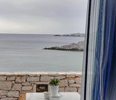 Kithira House | SERRAS ROOMS