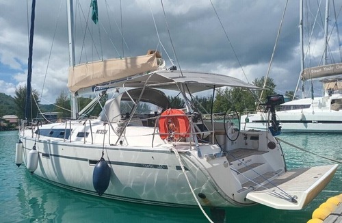 Praslin Island Boat Rental | Seychelles Sun-Soaked Sailing: A Pristine Beach Experience from Praslin