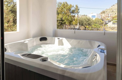 Lardos Apartment | Sinani Beachfront Gems Rhodes Jacuzzi Haven