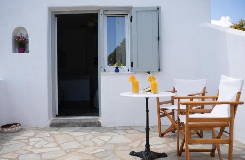 Ampelas Apartment | Sirokos Studio at Winds House in Ampelas