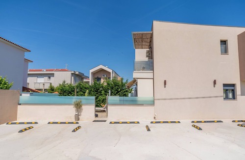 Nikita Villa | SithoniaRS Luxury Two Floor Maisonette with private Pool & Garden