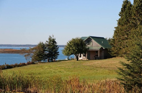 Blahbatuh House | Sitting on the edge of Cobscook Bay at Rossport by the Sea