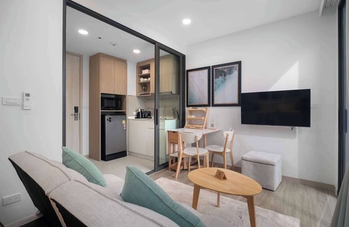 Laguna Condo | Skypark Aurora, Studio 1311 1A Deluxe