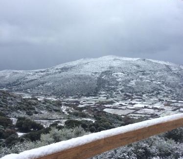 Skiros House | SKYROS REFUGE