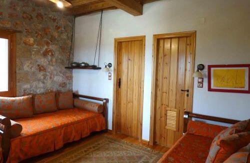 Skiros House | SKYROS REFUGE