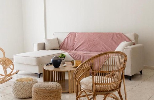 Larissa Apartment | SkyView New Maisonette with private Parking