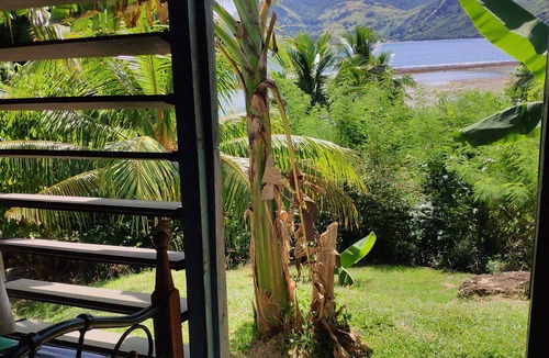 Lautoka House | Snorkeling with sharks (homestay)