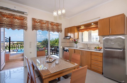 Kamisiana Apartment | Socrates Holidays Apt. 3 with Pool near the Beach