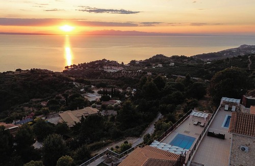 Xirokastello Villa | Socrates Three Bedroom Villa With Sea View
