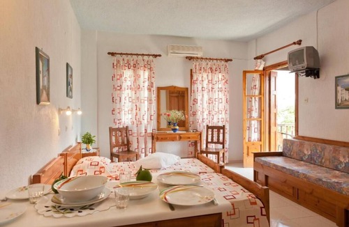 Skopelos House | Sofia's Garden by Booking Kottas