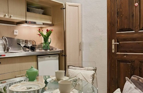 Old Town Rethymnon House | Sohora's Spring Sanctuary - Paradise Courtyard Gem