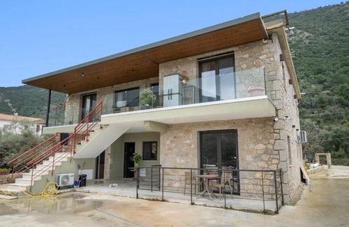 Vlicho House | Sokol stone house