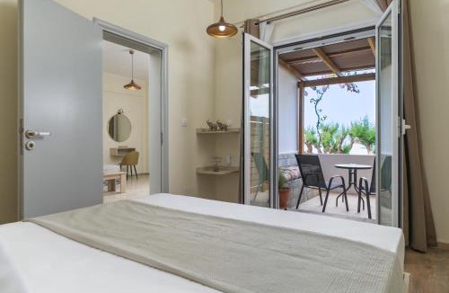 Koutsouras Apartment | Sole e Mare A1 Beachfront Sea View Apartment