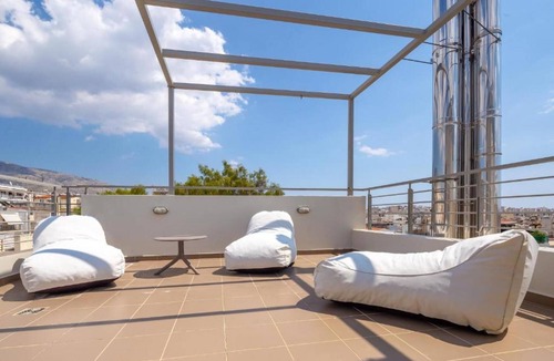 Agios Dimitrios Apartment | Solon - Deluxe City Center Apartment