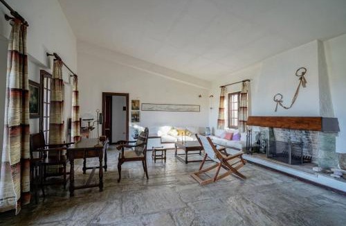 Agii Apostoli Cabin | Sonia Rustic Mansion - 5bd 30 Sec Walk To Beach