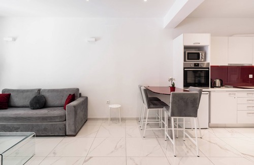 Pangrati Apartment | Sophisticated Modern Apt in Athens