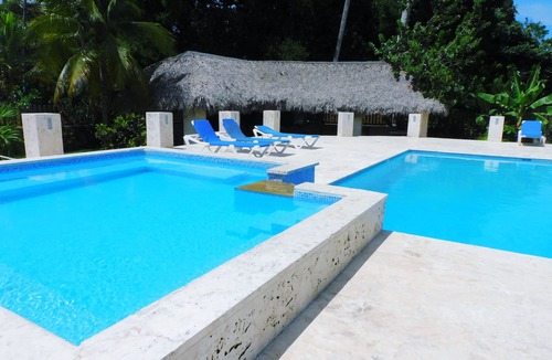Cabarete House | Sosua Bachelor Party 10BR + 2 Suites Compound, Pool, Near Beach