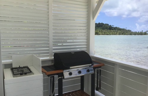 Teahupoo House | South of Raiatea island, 2-person bungalow, lagoon-side, white sand, all comforts.