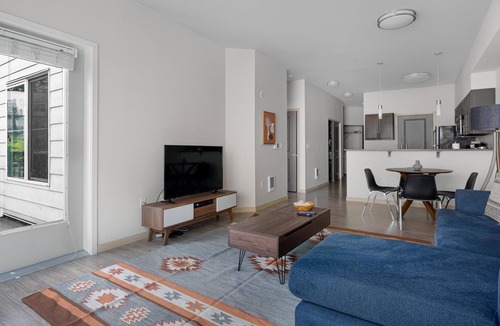 Bothell Apartment | Spacious 2BR in Bothell with Onsite Amenities