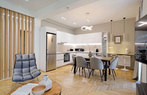 Pangrati Apartment | Spacious 3-Bedroom Retreat in the Heart of Pagrati