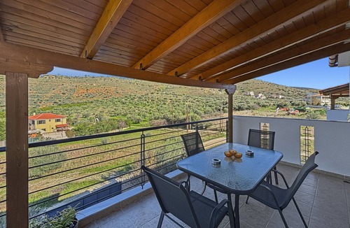 Lefkakia Apartment | Spacious 3bd Apartment in Lefkakia, Nafplio