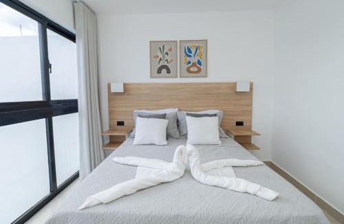 Los Melones Apartment | Spacious 3BD Penthouse Private Rooftop Sea Breeze