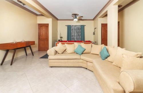 La Esplanada Villa | Spacious 3BR APMT- smart speakers Airport transfer