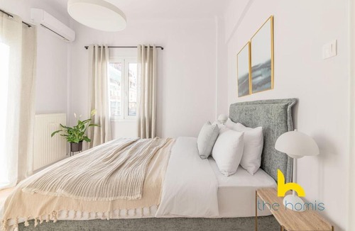 Vyronas Apartment | Spacious 3BR Retreat w 2 Baths & Fast Wi-Fi